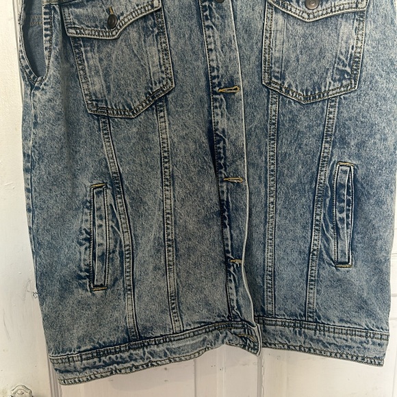 Top - Picture 3 of 15